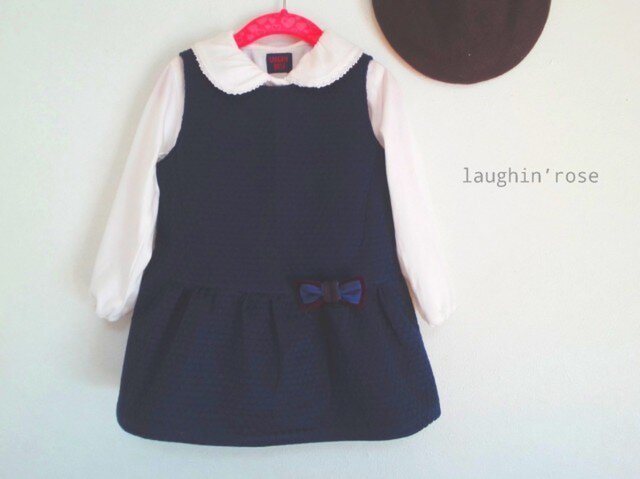 size100ブローチ付きジャンパースカート(ネイビー)の画像1枚目