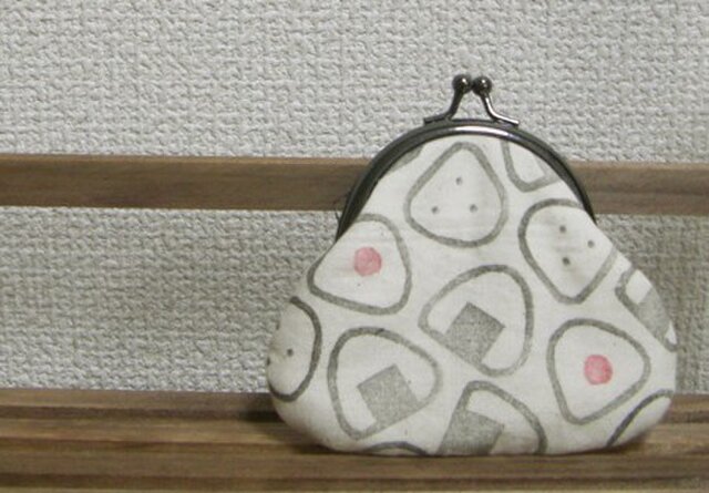 ~こといろ~おにぎりいっぱいのがま口の画像1枚目