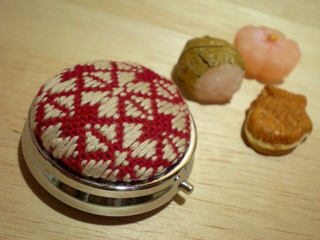 こぎん刺し*ピルケース*小物入れ*パンジーの画像1枚目