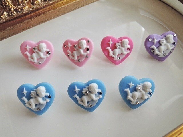 カメオピンブローチ ハートの天使♡アクリルカメオピンブローチ（489） | iichi 日々の