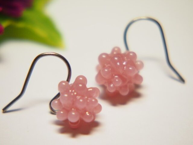 こんぺいとう1粒ピアス もも色の画像1枚目