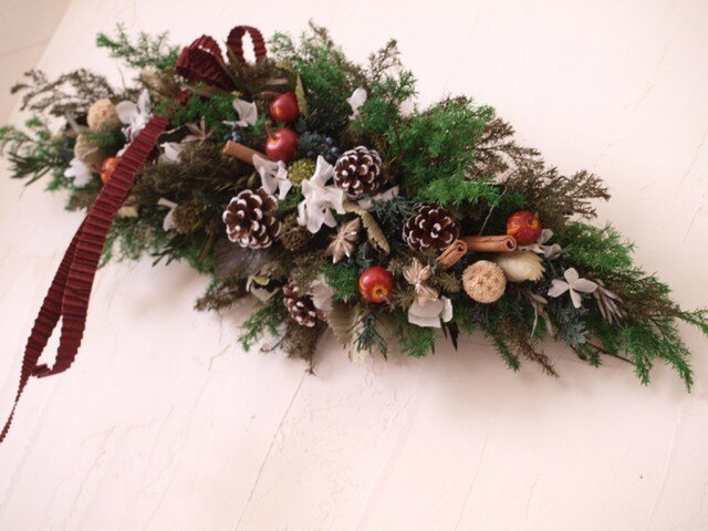 伝統的なクリスマススワッグの画像1枚目