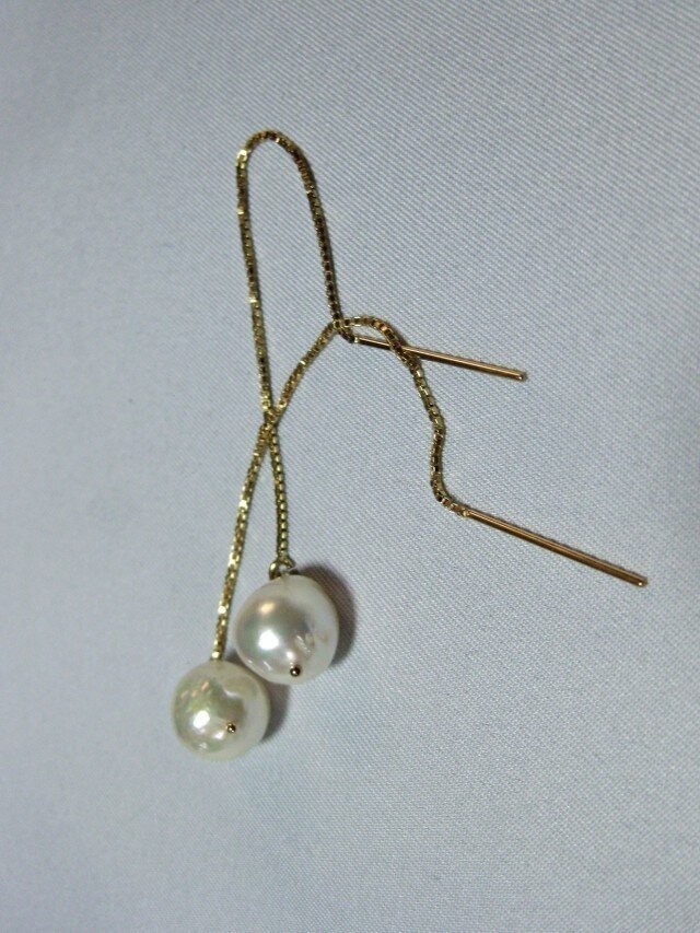 【SALE】あこやバロックのアメリカンピアスの画像1枚目