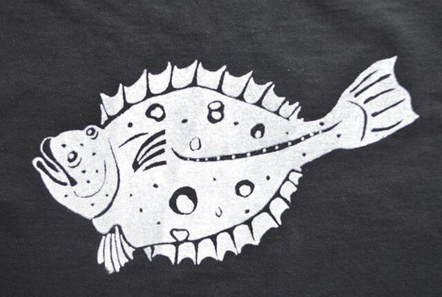 ヒラメｔシャツ 魚tシャツ 半袖シャツ 黒 Iichi ハンドメイド クラフト作品 手仕事品の通販