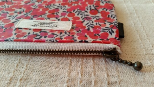 リバティ（ウィルトシャー）ラミネートポーチ | iichi 日々の