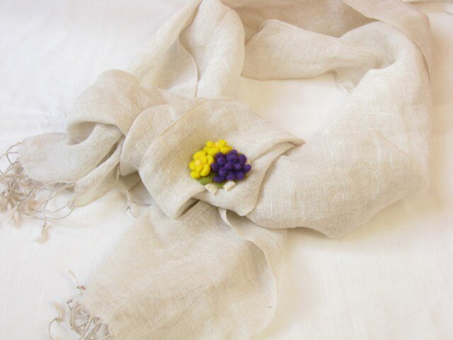 フェルトのブローチ 黄色と紫の花 コサージュ風 Fab010yp Iichi ハンドメイド クラフト作品 手仕事品の通販