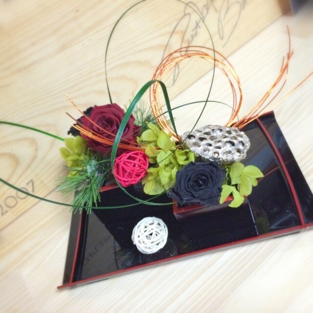 プレートの正月アレンジメント☆プリザーブドフラワー☆ | iichi 日々