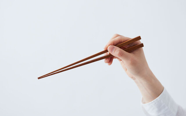 竹箸 燻し煤竹 拭き漆 22.5cm | iichi 日々の暮らしを心地よくする 