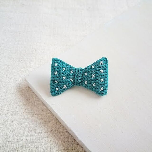 "RIBBON"brooch(緑)の画像1枚目