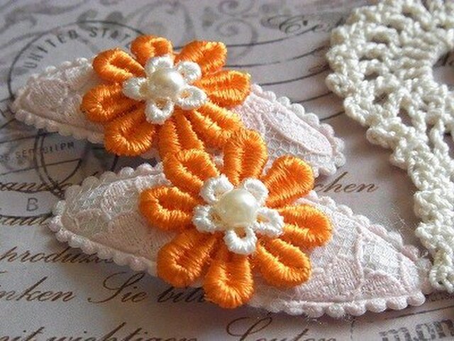 レースのパッチンピン（ホワイト×オレンジ） | iichi 日々の暮らしを