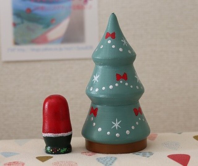 リボンのクリスマスツリーマトリョーシカ Iichi ハンドメイド クラフト作品 手仕事品の通販