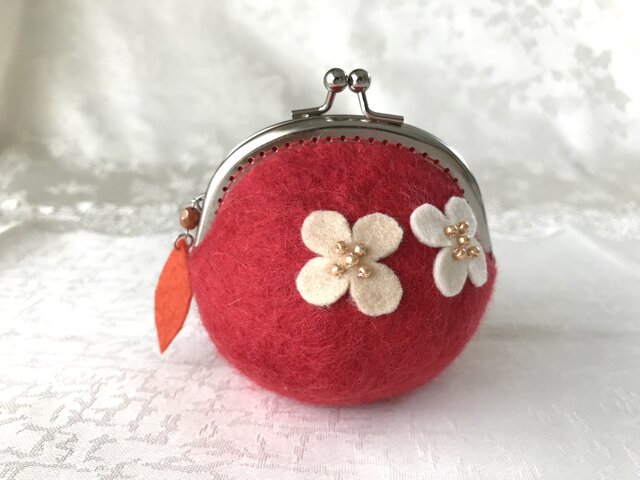 羊毛フェルト まんまる がま口財布 赤 レッド フラワー 花 小銭