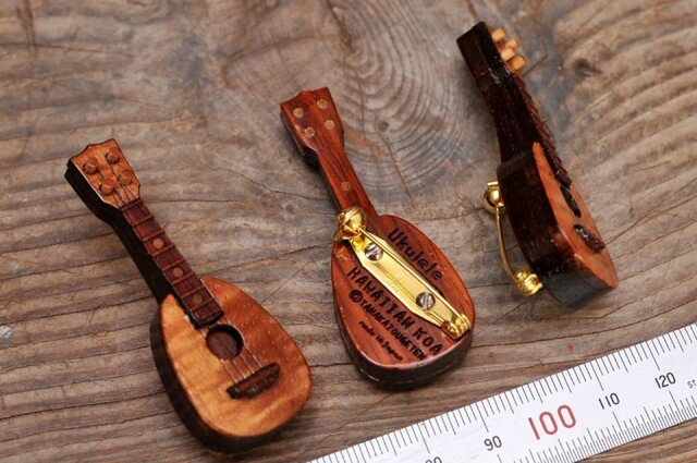 ハワイアンコア ウクレレブローチ【パイナップル型】 | iichi