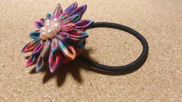 リバティのつまみ細工②*ヘアゴム | iichi 日々の暮らしを心地よくする