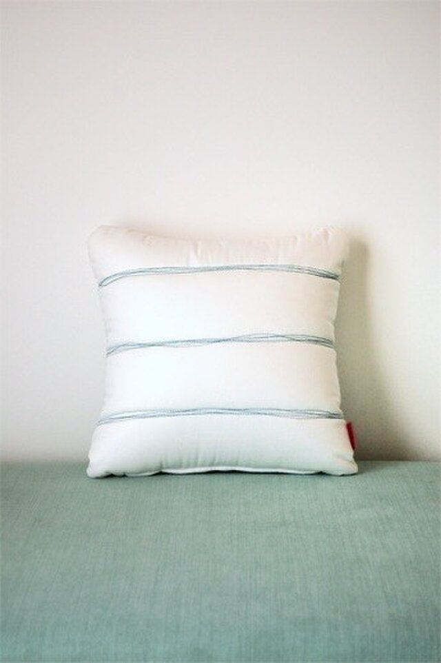 Quilt cushion (S) / whiteの画像1枚目