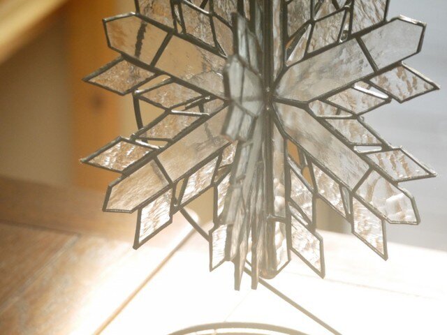 ステンドグラス 雪の結晶 立体 | iichi 日々の暮らしを心地よくする