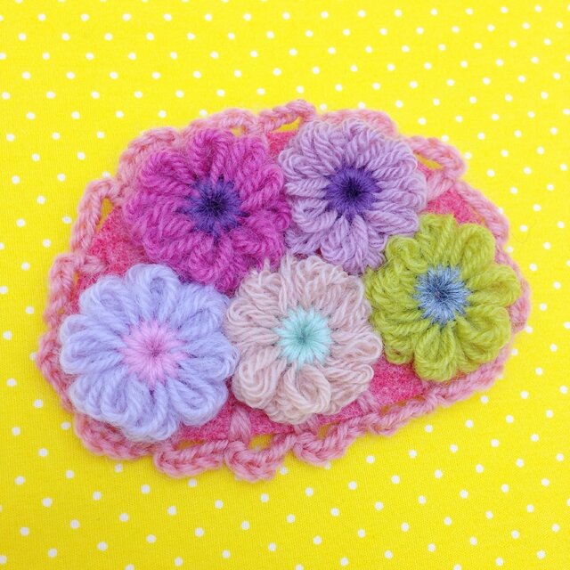 お花のブローチ Aの画像1枚目