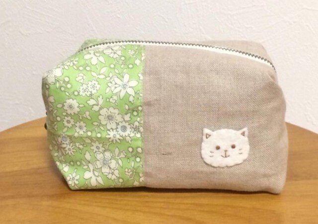 ねこちゃんのキャラメルポーチBの画像1枚目