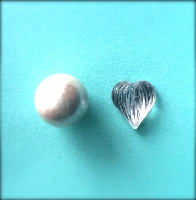 ガラス製ピアス -Glass heart #302の画像1枚目