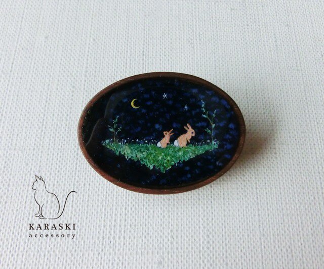 〈order〉ちいさなブローチ/うさぎの親子の画像1枚目