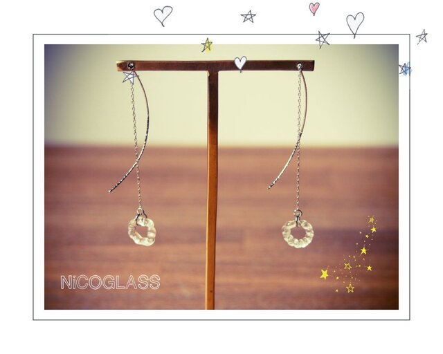 ゆらゆら揺れるリングピアス・透明の画像1枚目