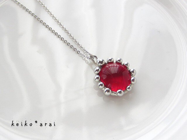 【sold】ステンドグラスのネックレス-赤のデイジーの画像1枚目