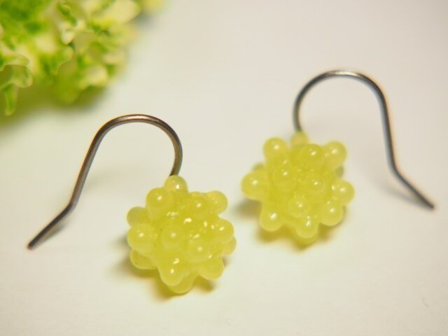 こんぺいとう1粒ピアス レモン色の画像1枚目