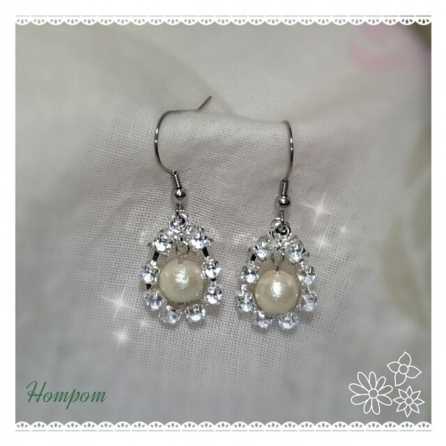 コットンパールの雫ピアス ホムポムの画像1枚目