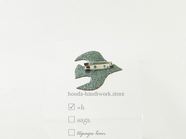 鳥の七宝焼きブローチ 森の色 | iichi 日々の暮らしを心地よくする