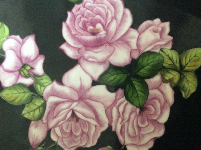 薔薇の花の絵皿 | iichi 日々の暮らしを心地よくするハンドメイドやアンティークのマーケットプレイス