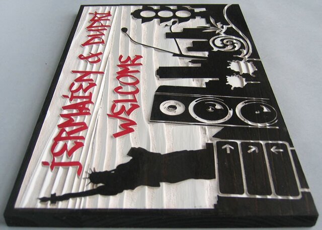 木彫りウェルカムボード「ニューヨークストリート」 | iichi 日々の