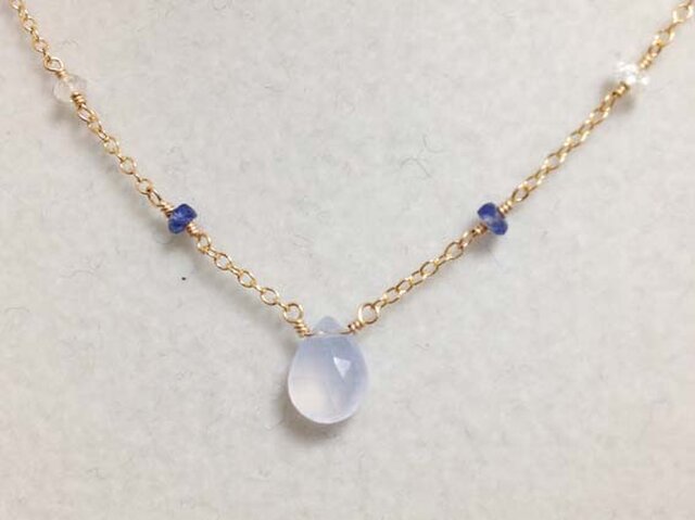 紅葉さま専用 シーブルーカルセドニー ネックレス フィオレロ（シーブルーカルセドニー）/ 幸せの粉[NAN-506-ChdSB