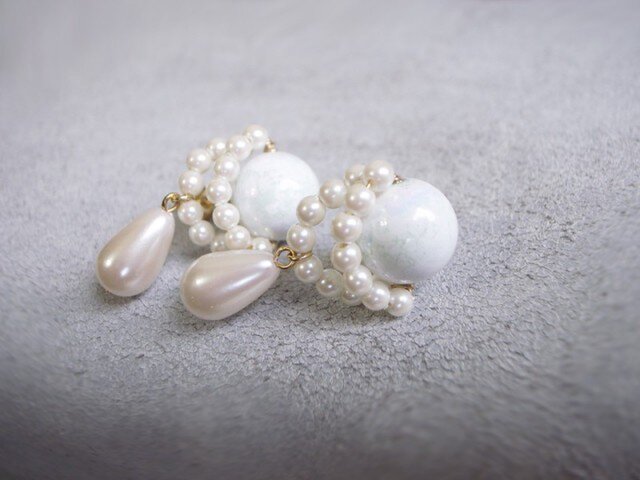 オーロラカラーと二連パールしずくピアス | iichi 日々の暮らしを