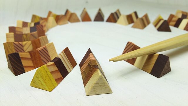 寄木の箸置きの画像1枚目