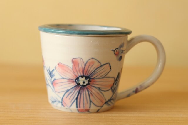 蓋つき草花のカップ。の画像1枚目