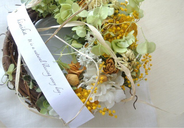 ミモザと黄色の花達のwreathの画像1枚目