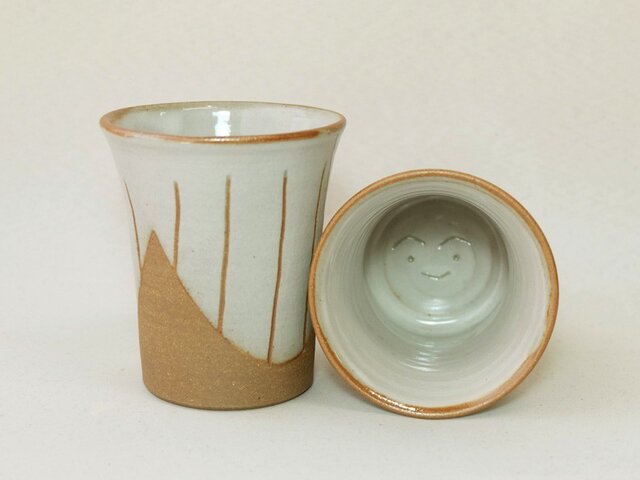 にこにこカップ (茶)の画像1枚目