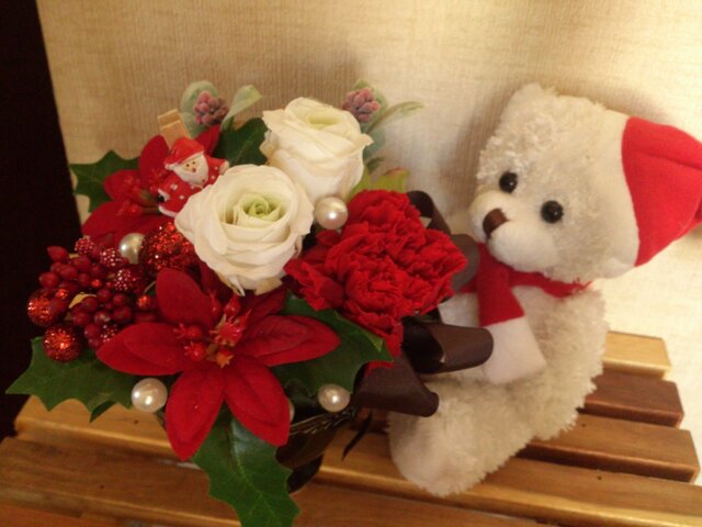 Christmasアレンジ☆シロクマぬいぐるみ付き(^^)の画像1枚目