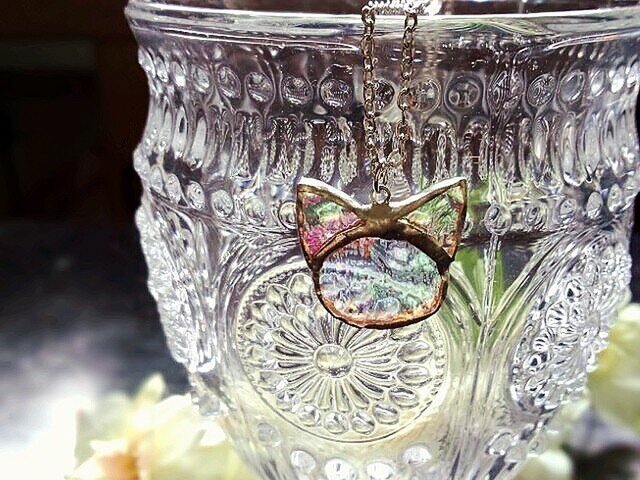 ステンドグラス 猫のネックレス～虹猫～ | iichi 日々の暮らしを