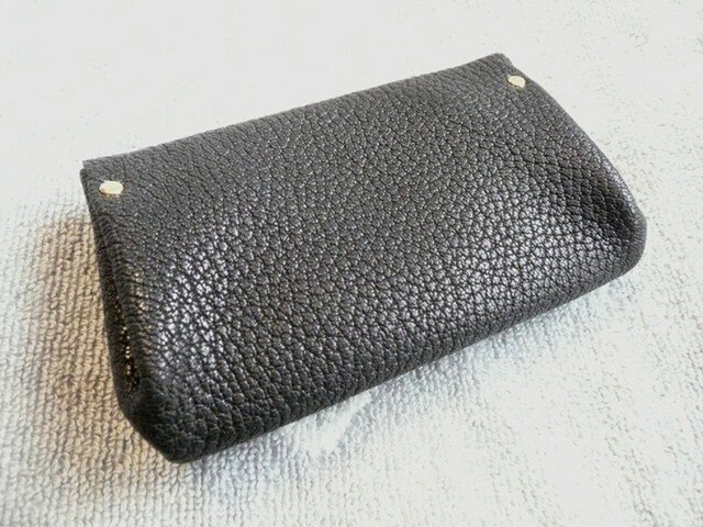 ブラックシボシボの山羊革ぷっくりポーチ | iichi 日々の暮らしを