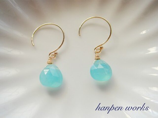 【SALE】 14kgf シーブルー カルセドニー 一粒 ピアスの画像1枚目