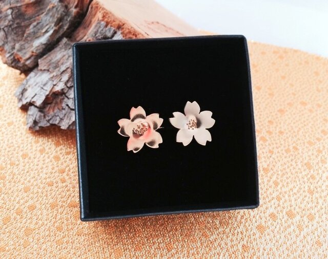 桜◇真鍮 カフス | iichi 日々の暮らしを心地よくするハンドメイドや