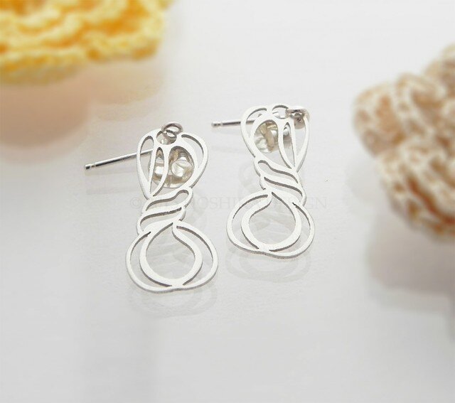 ノット I ピアス，シルバー | iichi 日々の暮らしを心地よくする