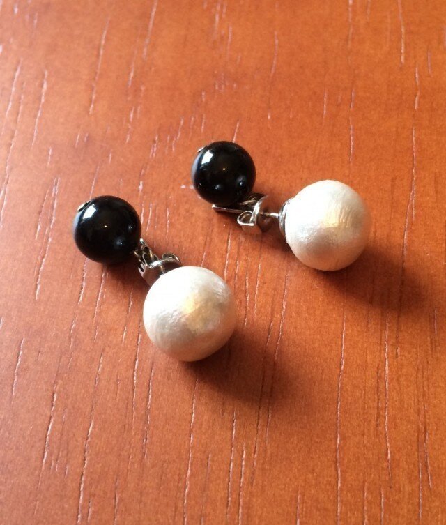 白黒ピアス*コットンパールxオニキスの画像1枚目