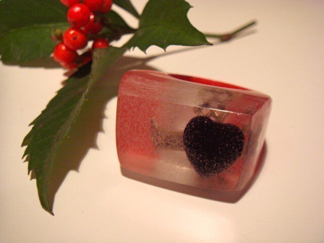 **SALE** Black heart ringの画像1枚目
