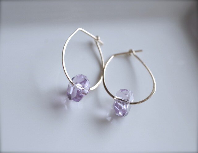 Oval hoop Rose amethyst pierceの画像1枚目