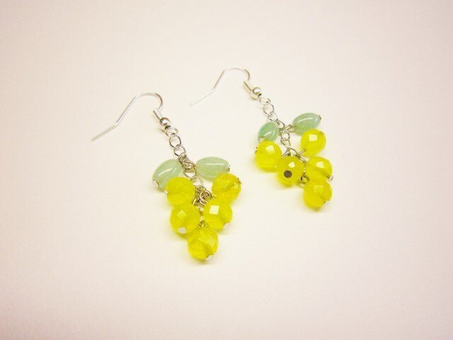 ミモザ ピアス/イヤリングの画像1枚目