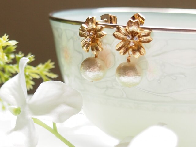 花の雫ピアスⅡの画像1枚目
