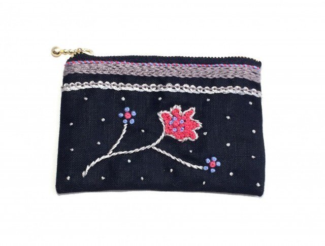 銀花刺繍のカードポーチ(クロ)の画像1枚目