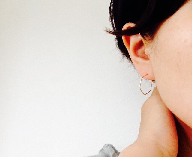 14kgfヘキサゴンフープピアス ゴールドピアス フープピアス 幾何学